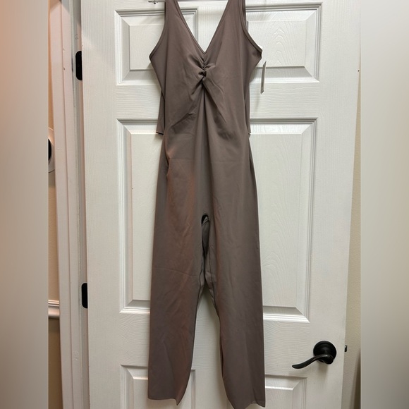 SPANX Deep Dive Booty Boost Jumpsuit Smoke Size Medium NWT - Picture 7 of 9